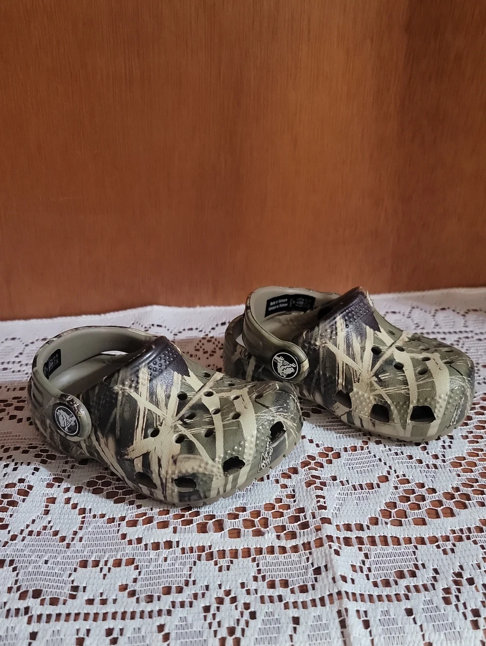 CROCS Kids Camo-Pattern Clogs in Beige and Olive